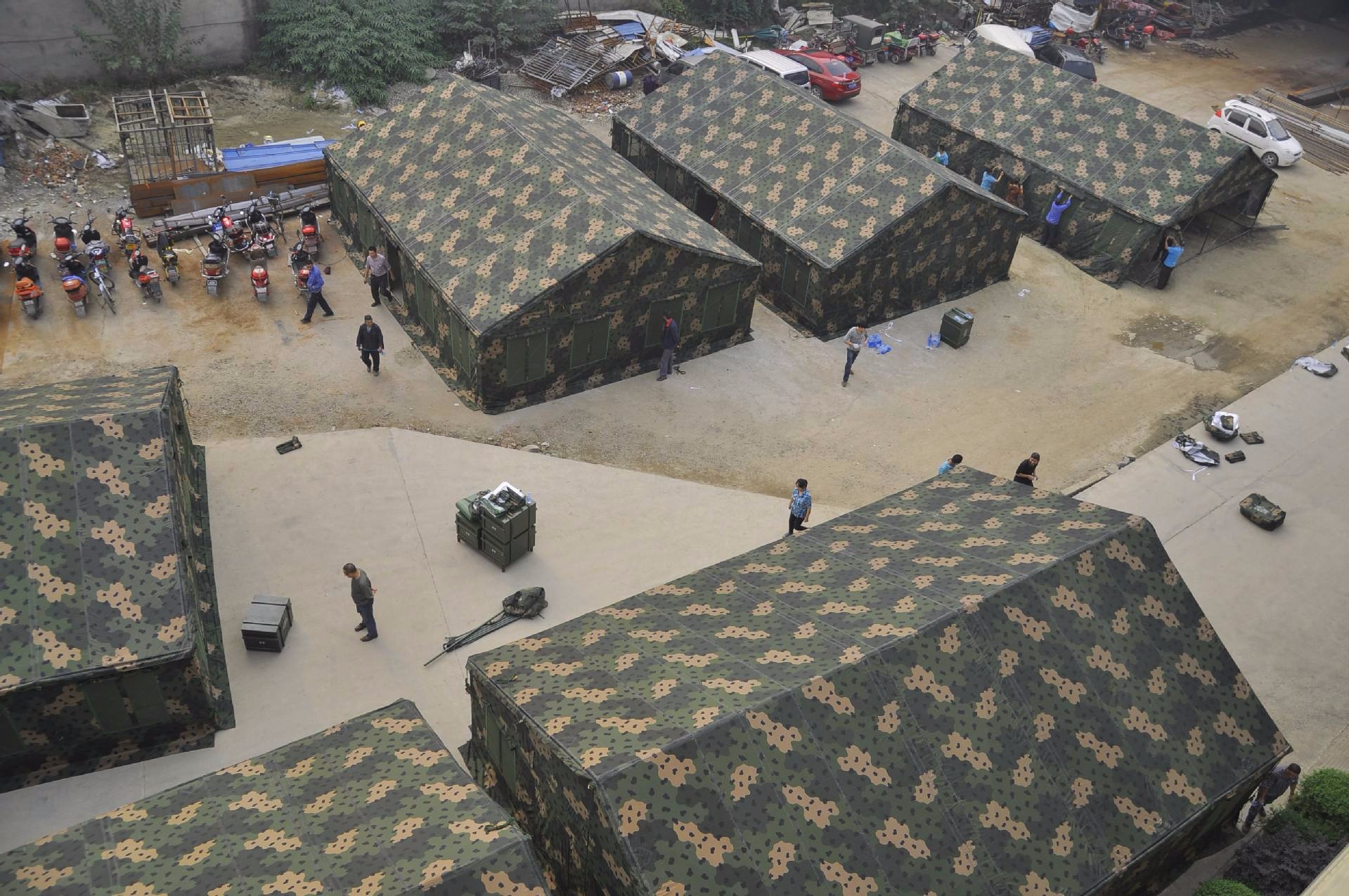 布尔津大型军用迷彩帐篷